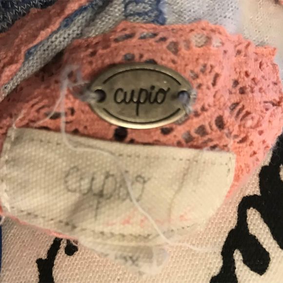 Women’s Plus Size 2x Blue Pink Rose Floral Sweater - Picture 4 of 4